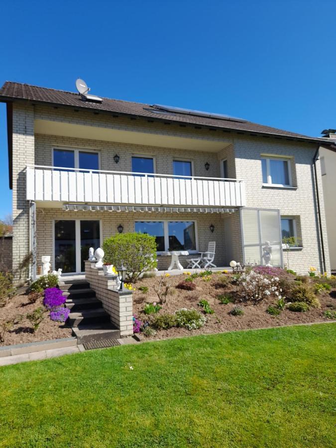 Ferienwohnung Und Gaestezimmer Iburgblick Bad Driburg Exterior foto