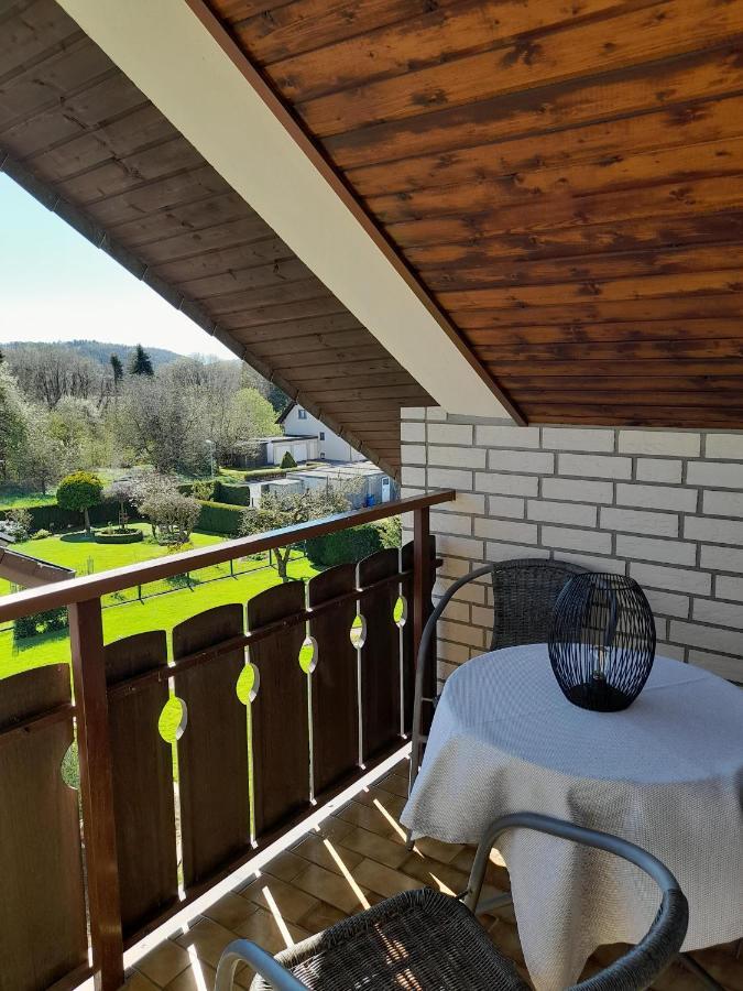 Ferienwohnung Und Gaestezimmer Iburgblick Bad Driburg Exterior foto